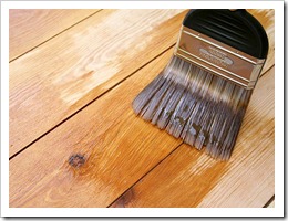 Чем красить деревянный пол